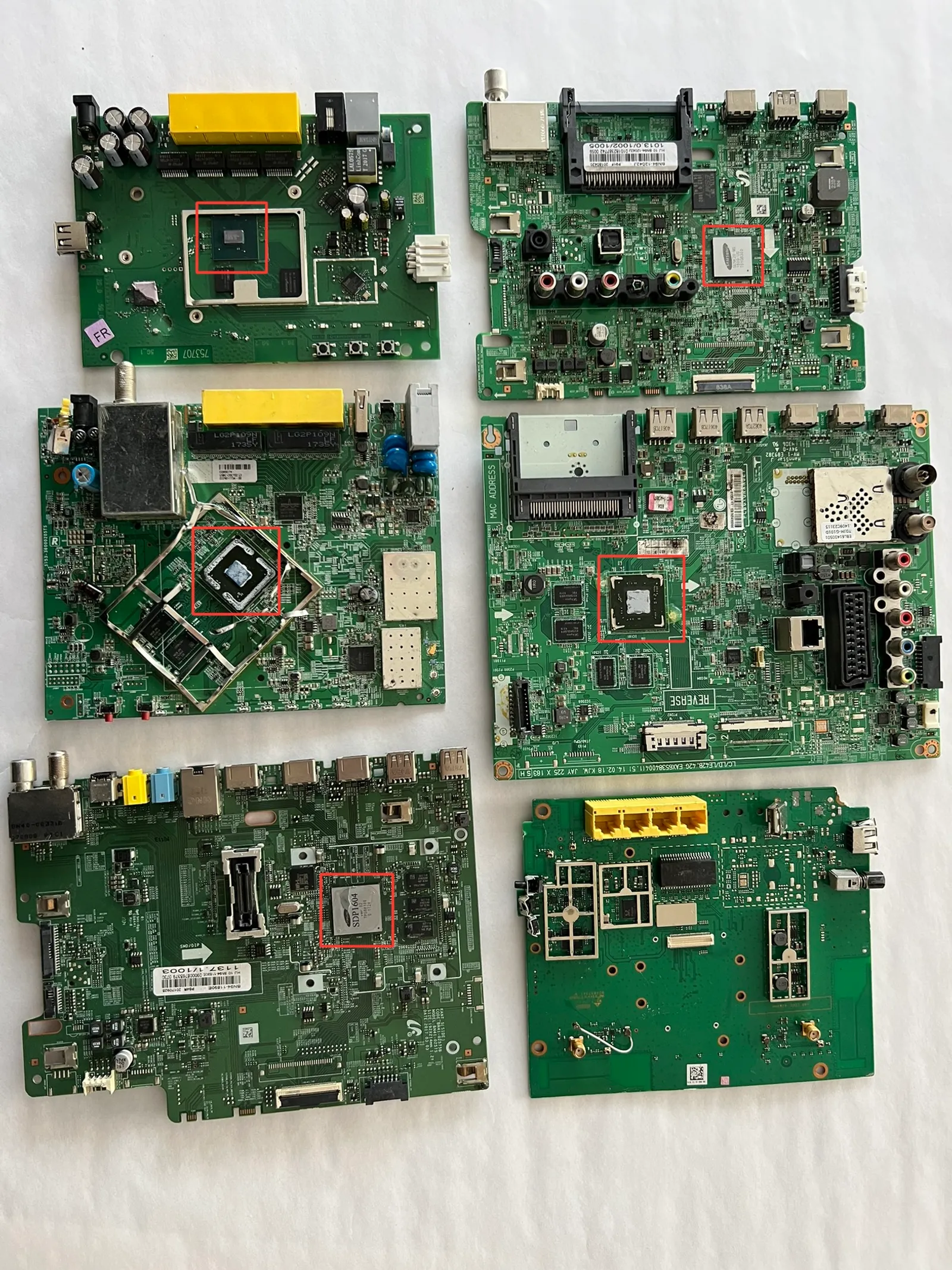 Płyty B mało elementów, 0 bga, nowe: TV, dekoder, modem